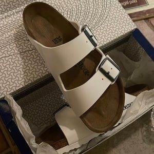 Women’s leather Birkenstock shoes brand new size 7